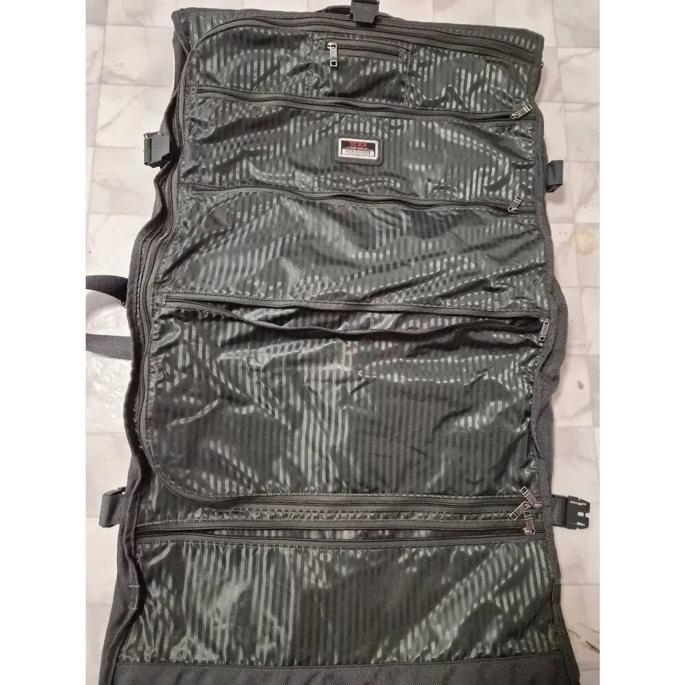 Tumi garmet bag